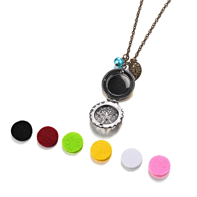 

Vintage Aromatherapy Perfume Essential Oils Diffuser Necklace Locket Necklace Pendant with 6 Scents Color Random