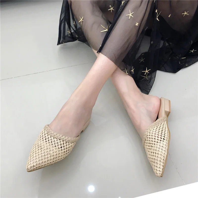 

NIUFUNI Women Pointed Toe Low Heel Slide Sandals Summer Slippers Cane Woven Beach Shoes Woman Mule Flat Sandals