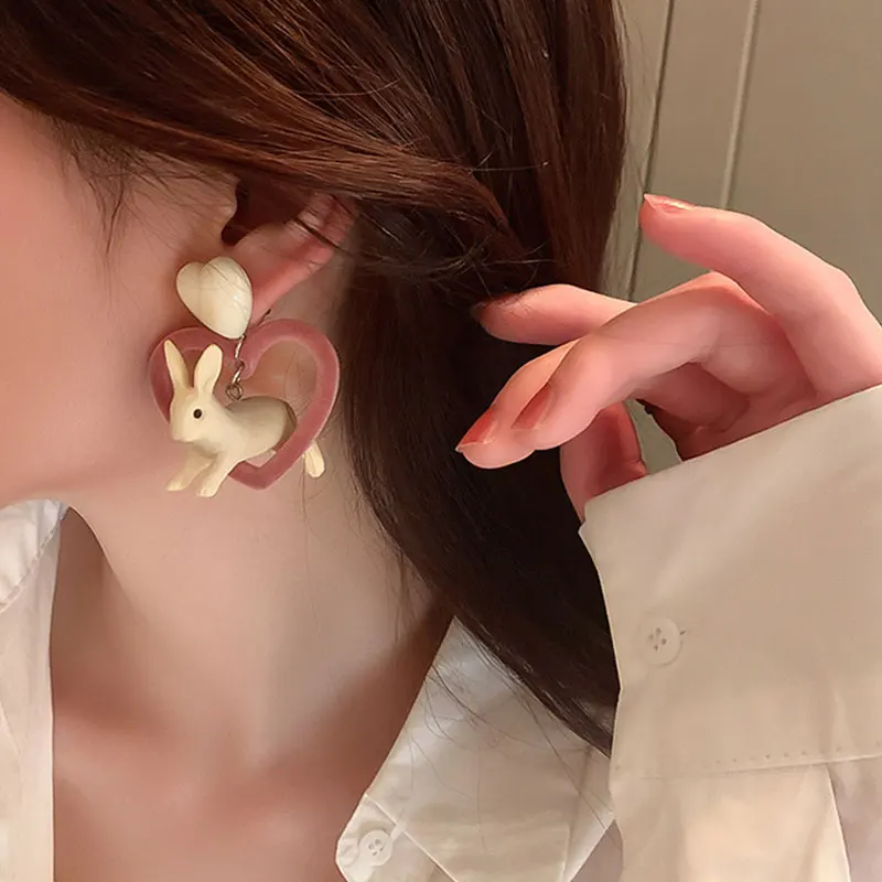 

Harajuku White Resin Heart Rabbit Drop Earrings for Women Girls Fashion Ear Ring Jewelry Cute Three-dimensional Animal Earring