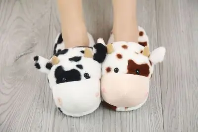 

Мультяшные мягкие милые тапочки из коровьей кожи, плюшевые хлопковые тапочки, домашняя плюшевая обувь, домашние тапочки из хлопка для спаль...