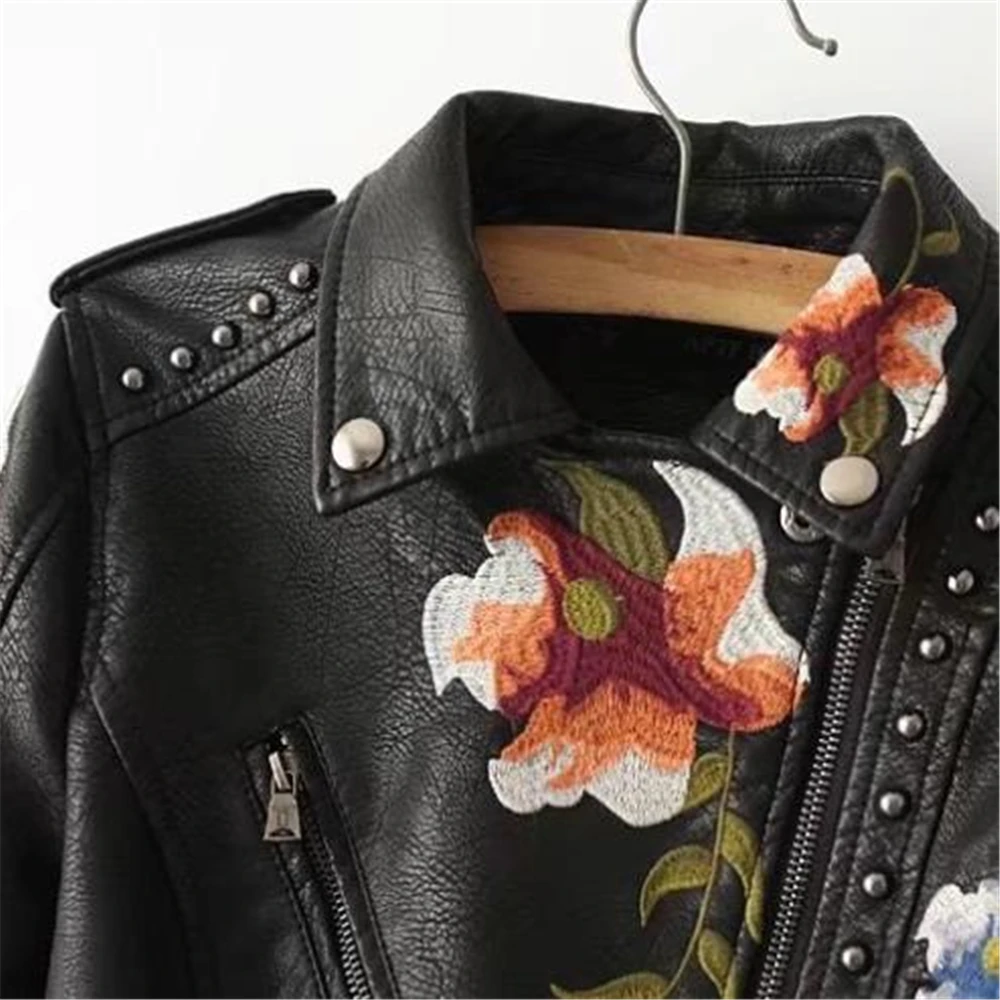 

Pu Floral Leather Spring Embroidery Rivet Long Sleeve Turn Down Oblique Zipper Woman Bikers Black Coat Cuero Short Moto Jackets