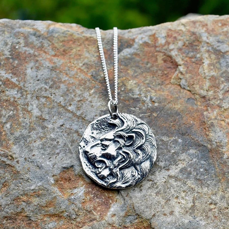 

Men Coin Lion Head Pendant Necklace Round Thai Silver Color Vintage Choker Collar Greek Carving Chain Jewelry Vendor Wholesale