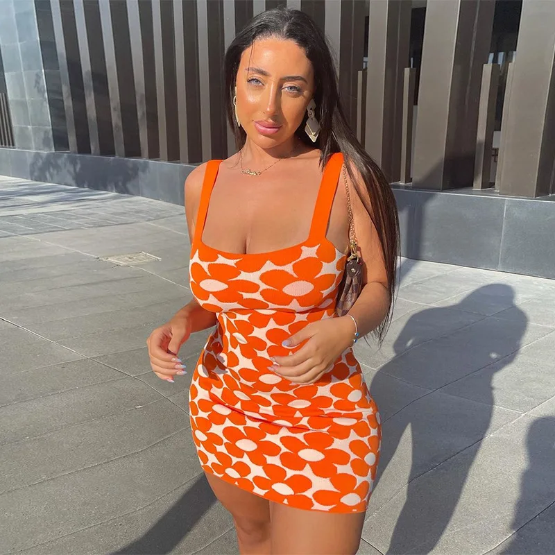 Милое трикотажное платье мини Y2K, оранжевое, яркое, с цветочным принтом, без рукавов, обтягивающее, 2000s