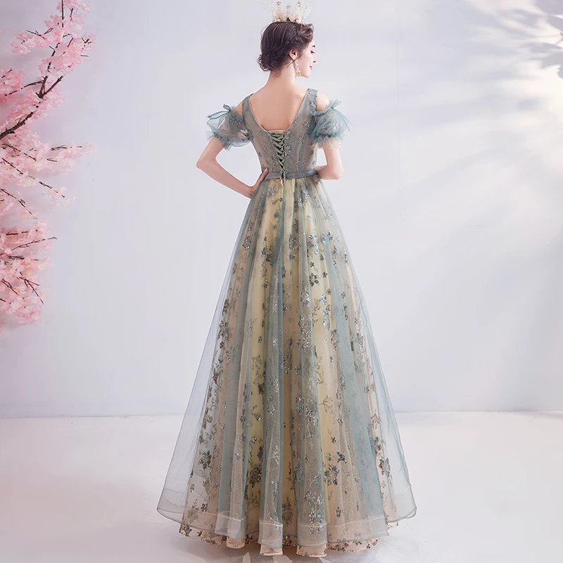 Рисунок 4 - Официальное вечернее платье из тюля с блестками