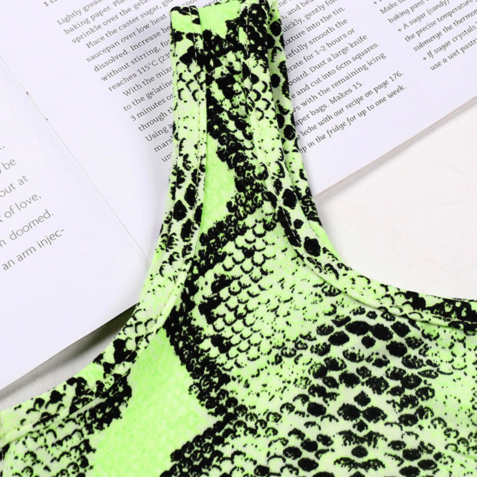 2Pcs Kids Girls Summer Snakeskin Pattern Sport Suit Tracksuits Shoulder Straps Sleeveless Cropped Vest Tops and Shorts Sport Set