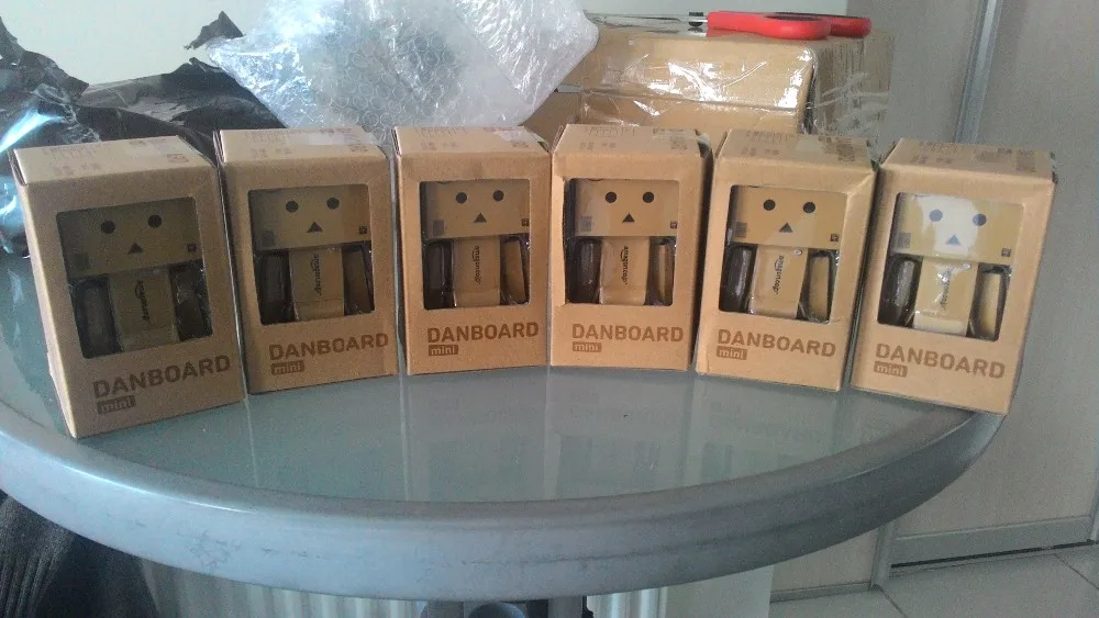 

1 piece cute Japan anime Danbo Mini toy Action Figure Danbor Ver. Figure LED Light High Quality Japan Box gift new