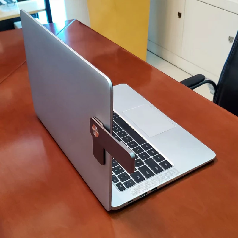 ноутбук с боковым крепление