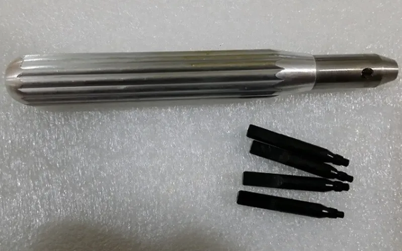 Заводная головка трубка вставка отвертка для снятия крепежа с 4 штырьками часы