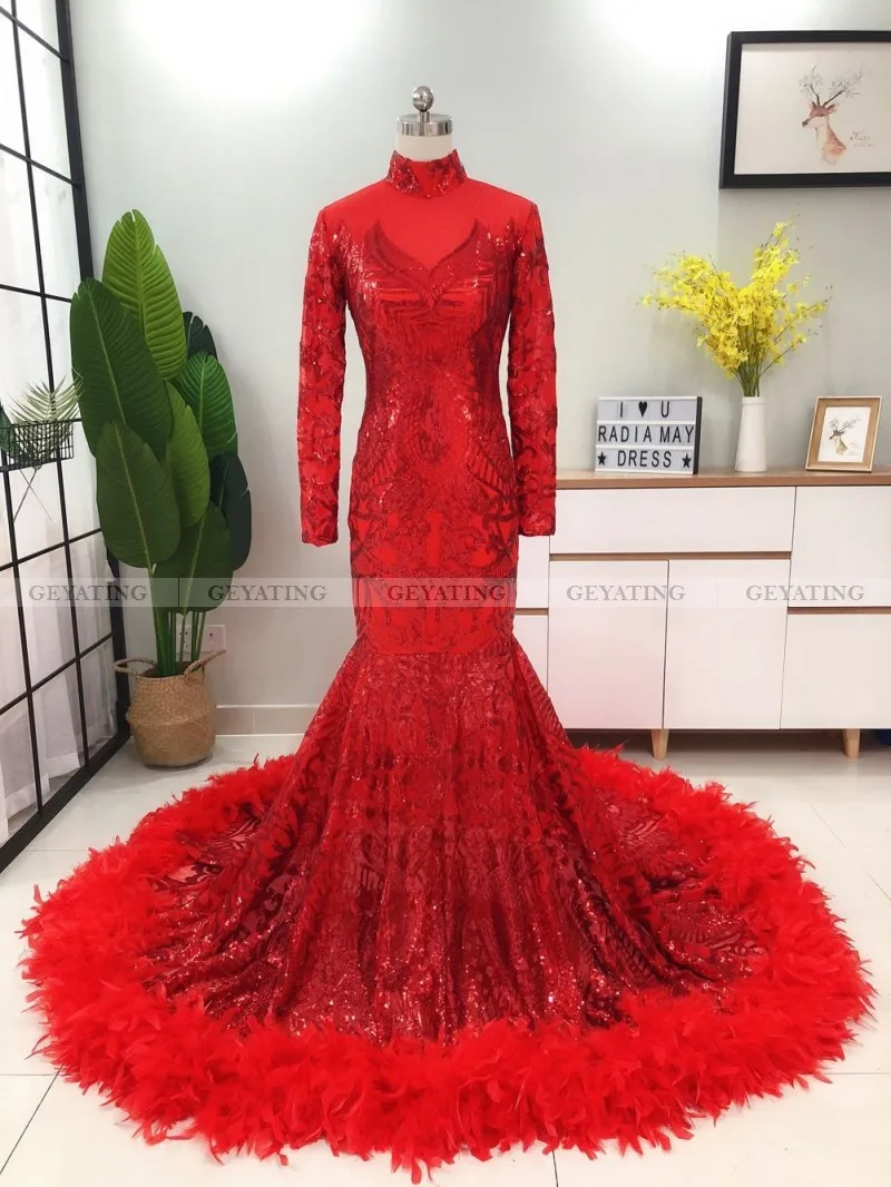 Женское платье с длинным рукавом красное юбкой-годе со шлейфом и высоким воротом