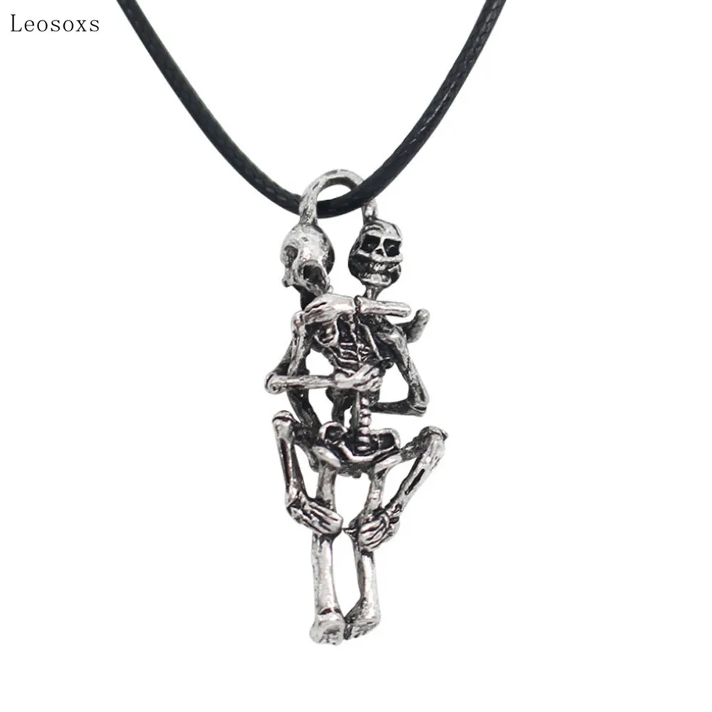 

Leosoxs European and American Personality Punk Style Skull Pendant Necklace