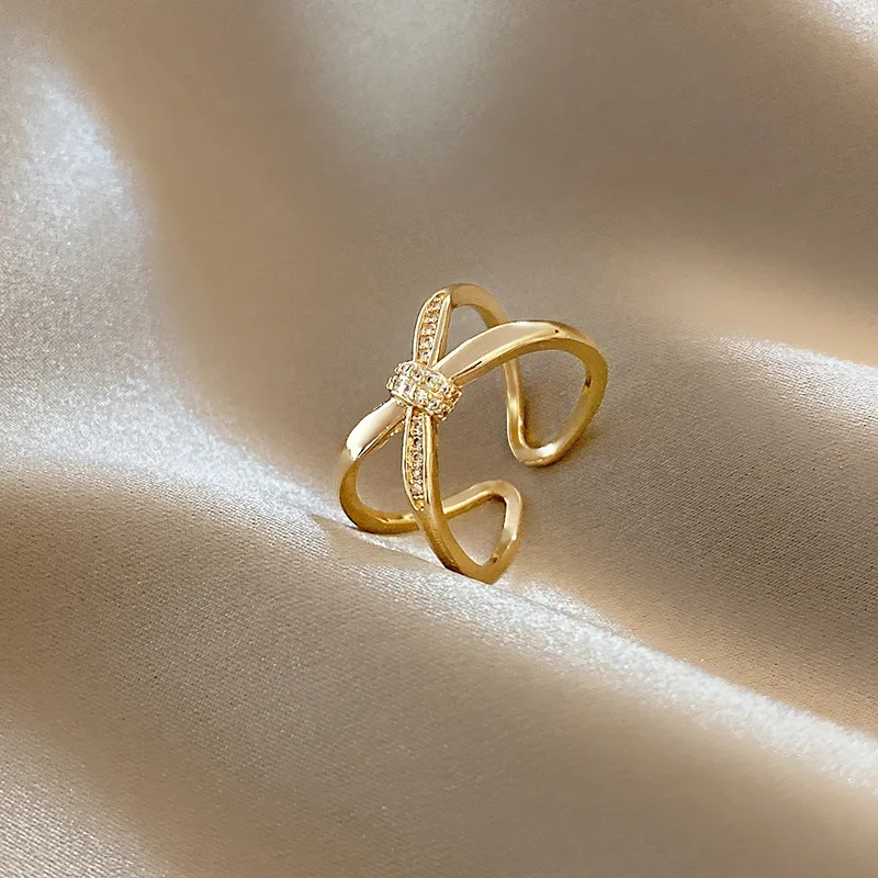 

Геометрическое металлическое кольцо с цирконом, женское нишевое Ретро Открытое дизайнерское модное и простое женское украшение