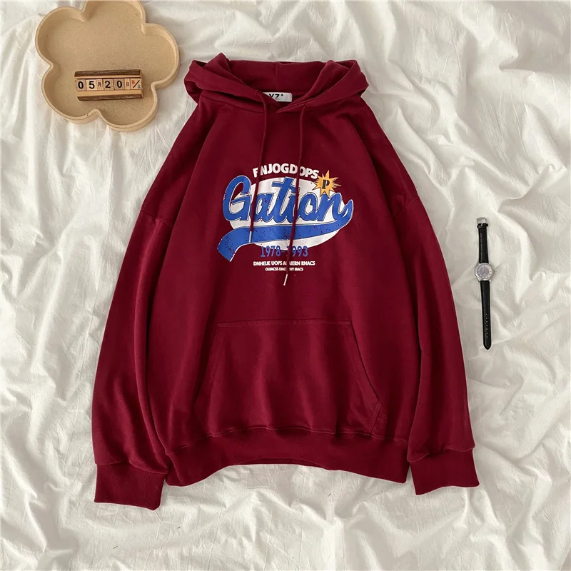 

Женский осенний свитер с принтом в американском стиле ретро