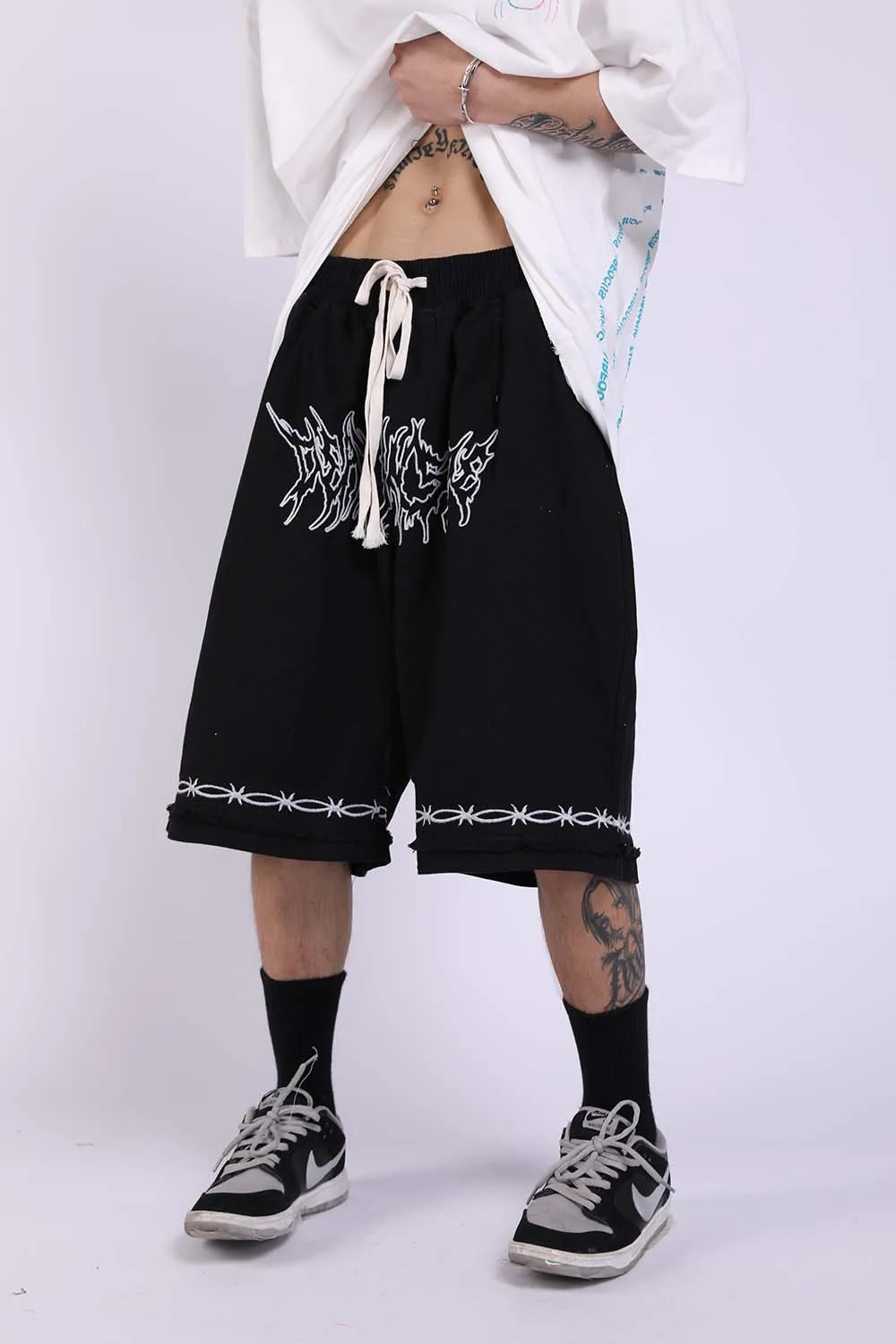 

UNCLEDONJM Embroidery vintage jeans men HIP HOP Distressed Shorts kpop clothes hip hop baggy jeans men clothing 8874