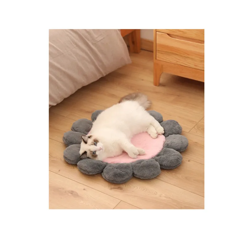 

new plush carpet dog seat dog cat sleeping mat Round flower pet mat dog blanket