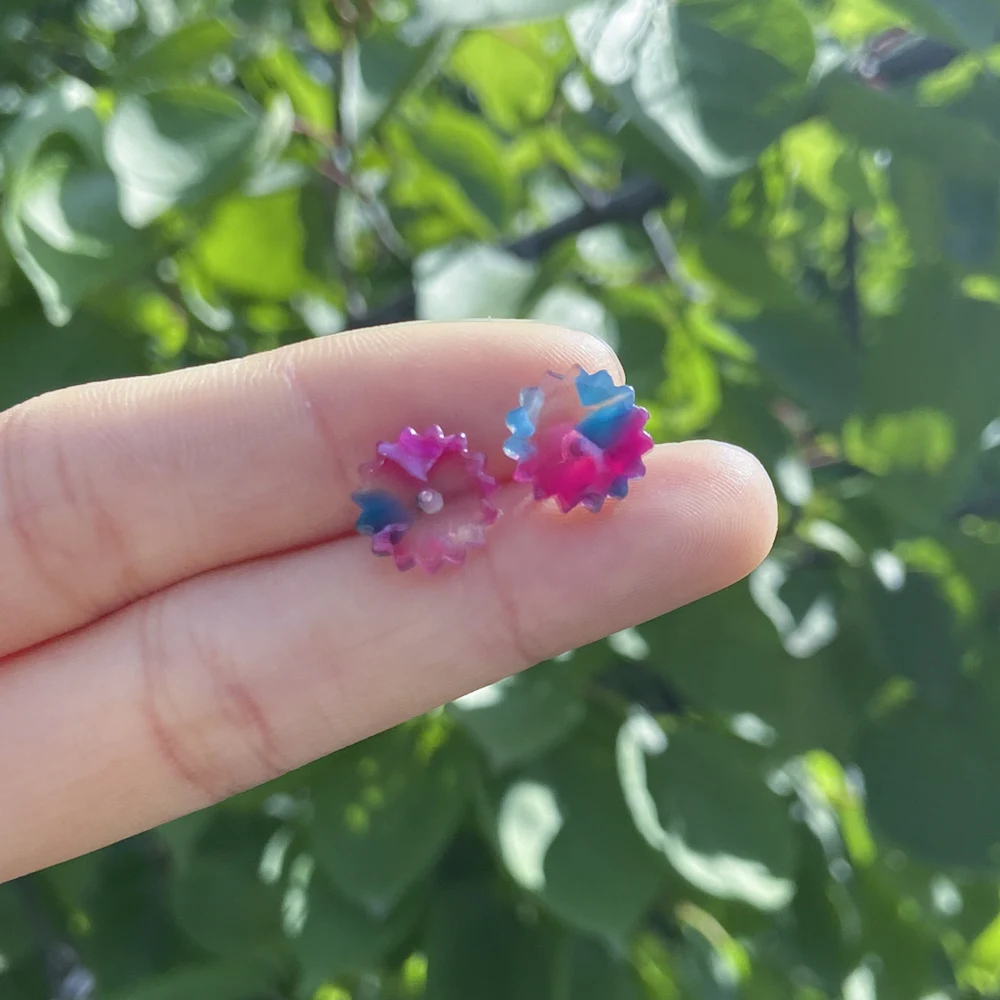 BEAUTY LAYER Красочные смолы Маленькие серьги-шпильки модного утверждения Геометрические круглые для женщин Праздничные ювелирные изделия в подарок.