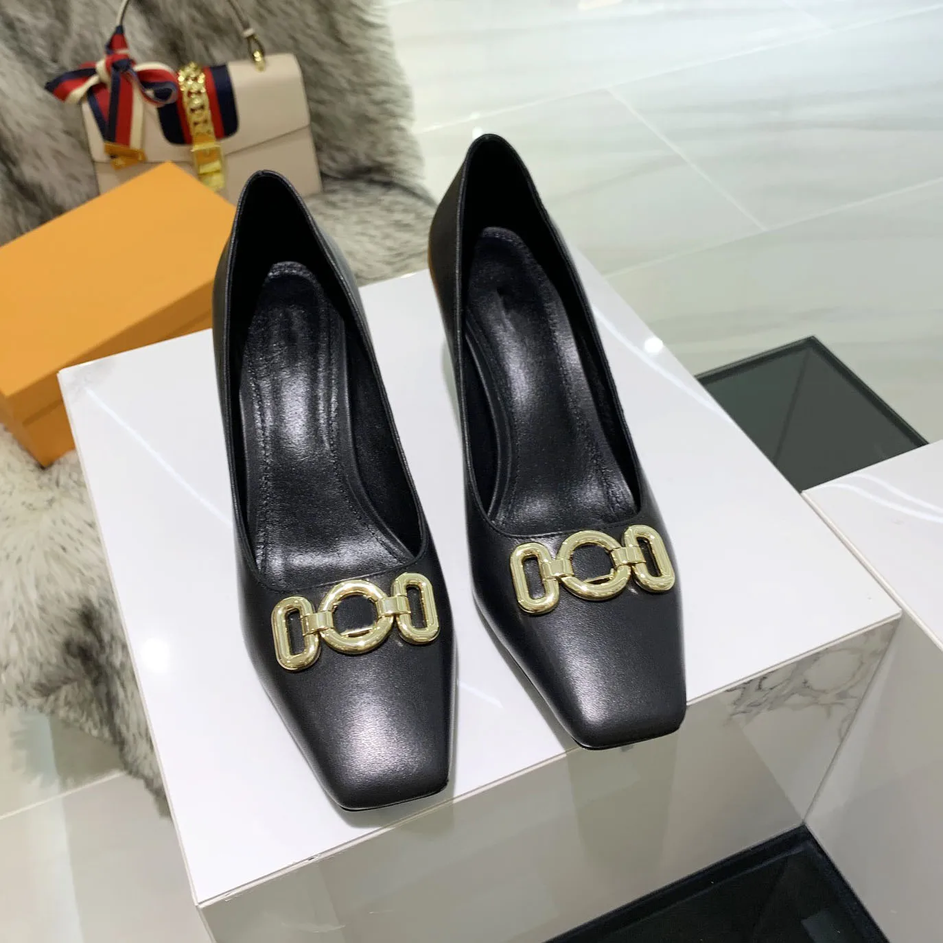 

Thin High Heels Pumps Shoes Women Fashion Square Head Metal Chain Work Shoes Vintage Elegant Shallow Pumps For Party 2021