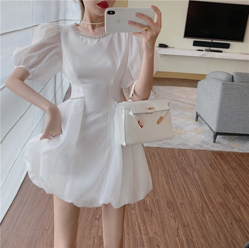 Женское платье с пышными рукавами изящное модное круглым вырезом в Корейском