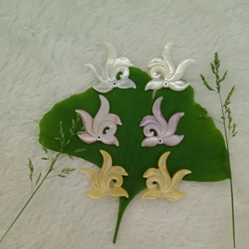 

30 шт./лот 6 листьев цветок Швабра бусины белый и желтый цвет натуральный перламутр ракушки DIY ювелирные изделия