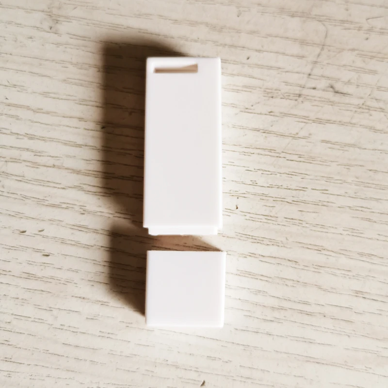 Пластиковый корпус USB без логотипа подходит для обычной платы PCBA и чипа памяти. 100