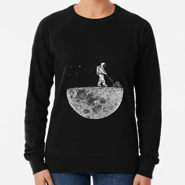 

Astronaut Mowing The Moon Print Black Lightweight Sweatshirt Suit Men Ladies Autumn O Neck Women Pullovers Long Sleeved Hoodies