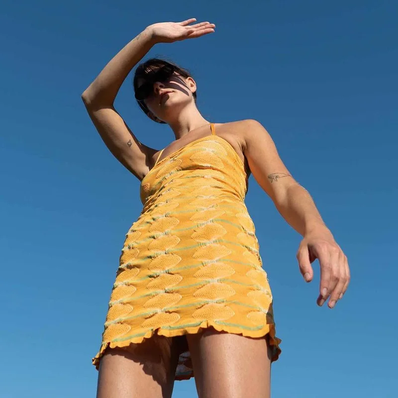 

Sleeveless Neck-mounted Sexy Halter Mini Dresses Club Night Party Dress Elegant Backless Bodycon Dress 2021 Summer