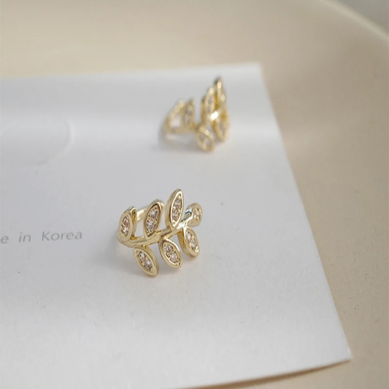 

DUOYING New Arrival2020 Clip-earring Fashion Jewelry Gold Leaf Clip Earring for Women Without Piercing Hot Sale Ancient Ear Cuff