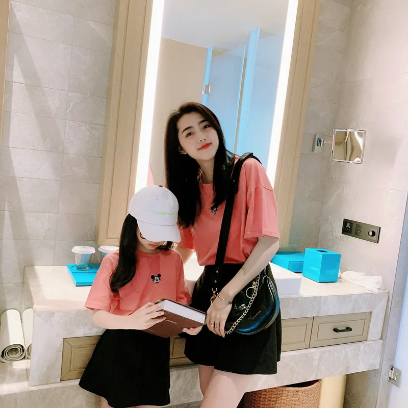

Parent-child summer T-shirt new Korean version of children's clothing net red with the cartoon same short-sleeved bottoming