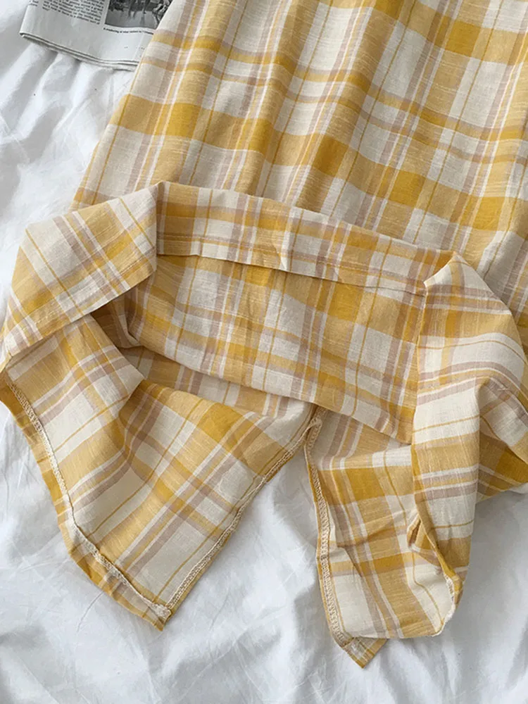 Клетчатое платье миди милое летнее с квадратным вырезом и коротким рукавом в