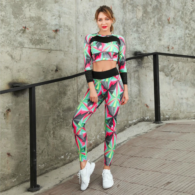 

New 2019 Women Camo Fitness Set bra Sports Suit Even Hat Camouflage workout Clothes for Camouflage Tracksuit Workout Clothes