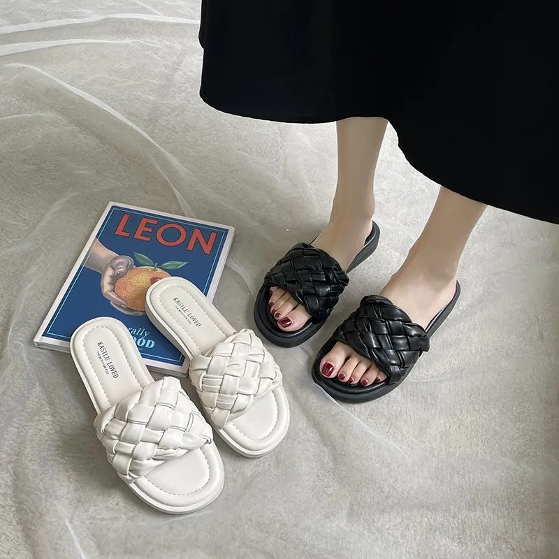 

Slippers Women Summer Shoes Shale Female Beach Pantofle Luxury Slides Sabot 2021 Designer Flat Rome PU Fashion Rubber Shoes Woma