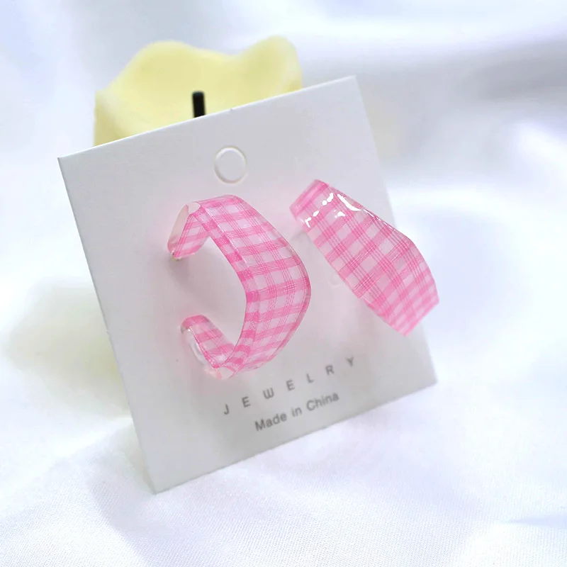 

S11 C-type girl Earrings simple retro lattice trend Earrings