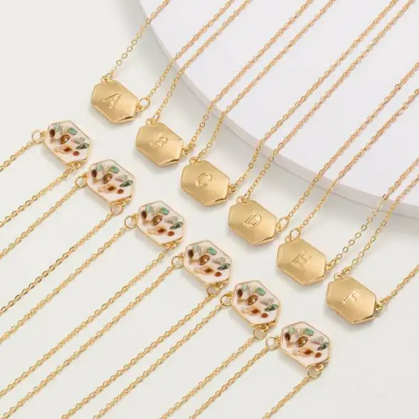 Ожерелье с инициалом имени ожерелье цветными натуральными ракушками