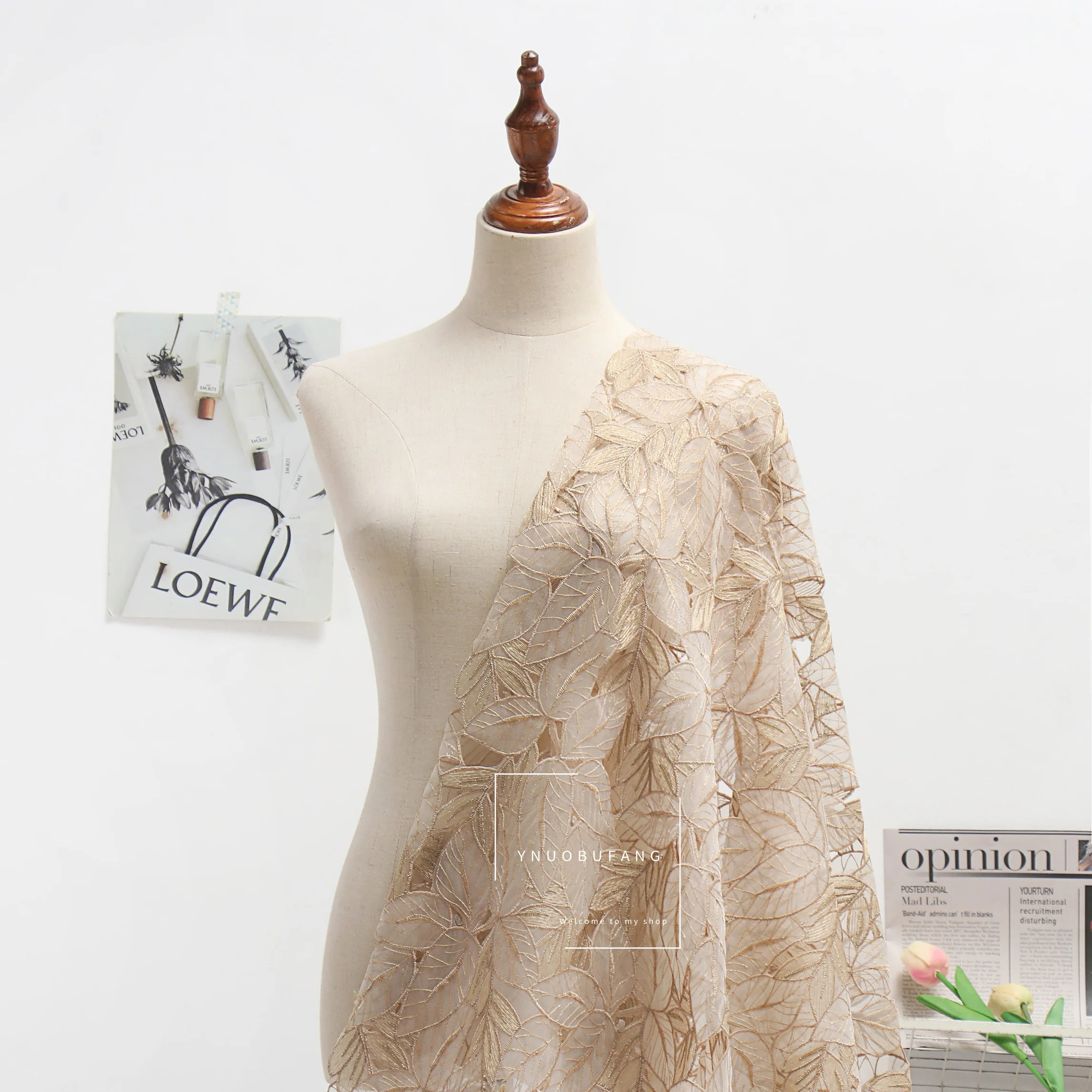 Великолепная органза цвета шампанского с золотой нитью и вышивкой в виде листьев