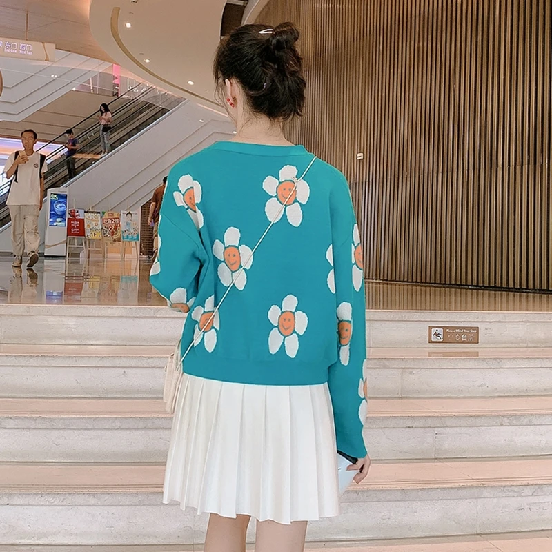 

Women's Korean Style Floral Printing V-neck Knitted Cardigans Female Casual Oversized All-match Sweater One Size