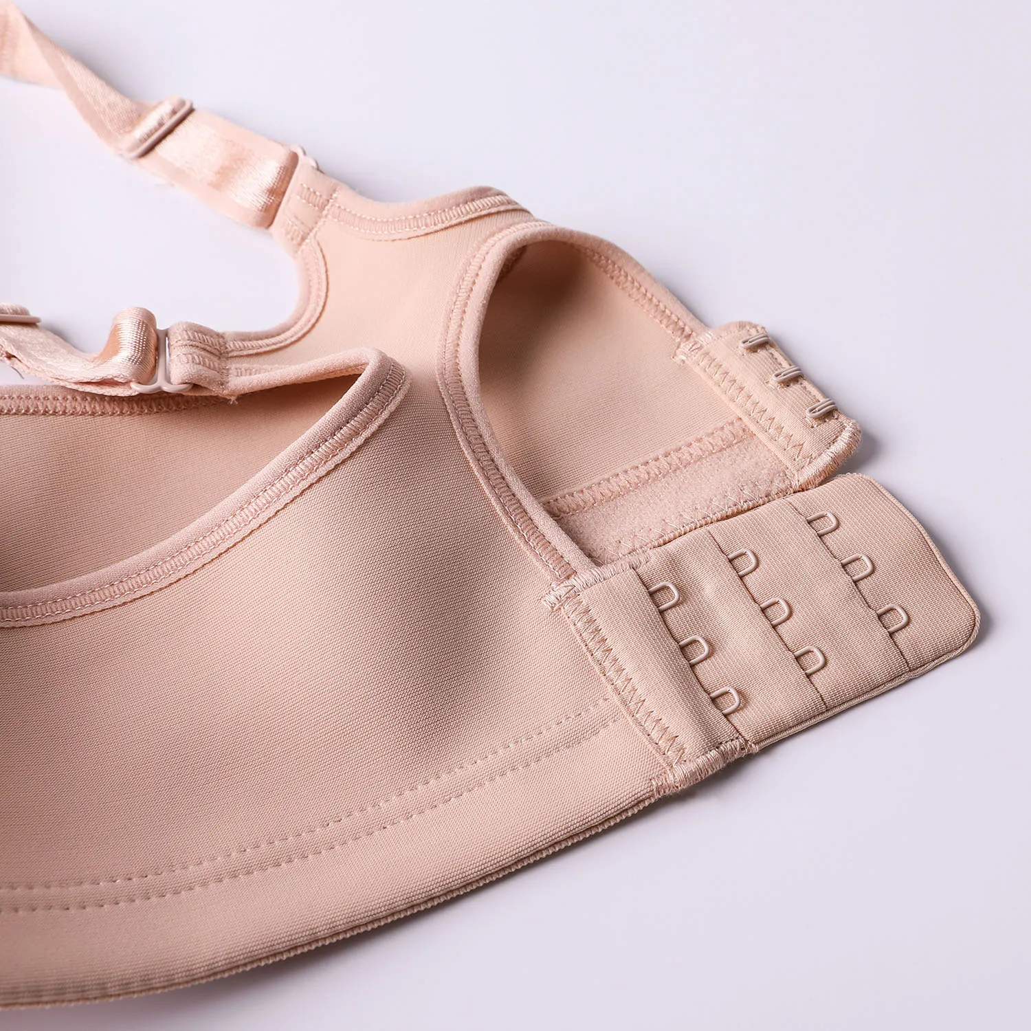 Women's Level 4 Support Non Padded Powerback Underwire Active Bra