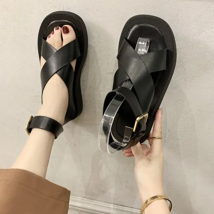 

2021 Ladies Summer Sandals Beach Sandals Fashion Flat Shoes 2021 New Sandals Non-slip Flat Sandals Buckle Black and White