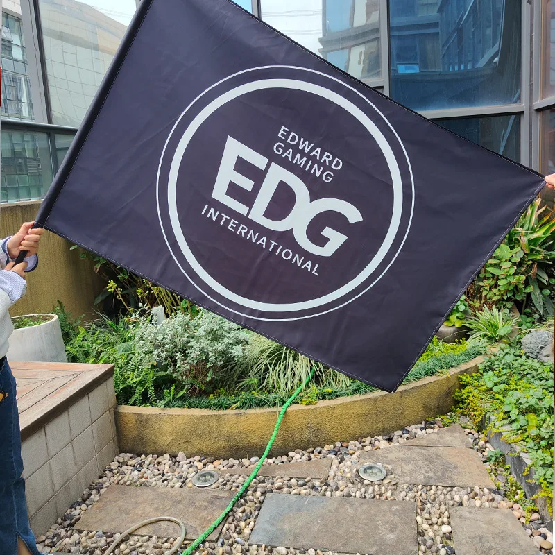 

Флаг команды EDG 2021 флаг Лиги Легенд флаг команды S11 флаг команды чемпионов флаг команды EDG флаг фанатов поддерживающий флаг