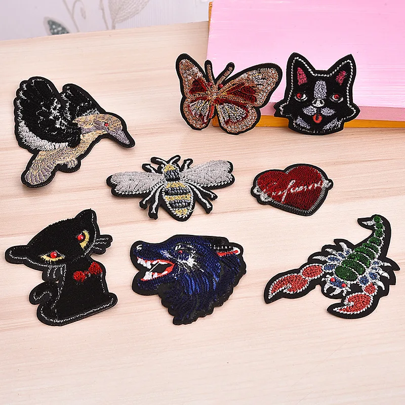 

30pcs/lot Luxury Sew-on Embroidery Patch Dragonfly Squirrel Wolf Eagle Scorpion Bee Butterfly Clothing Decoration