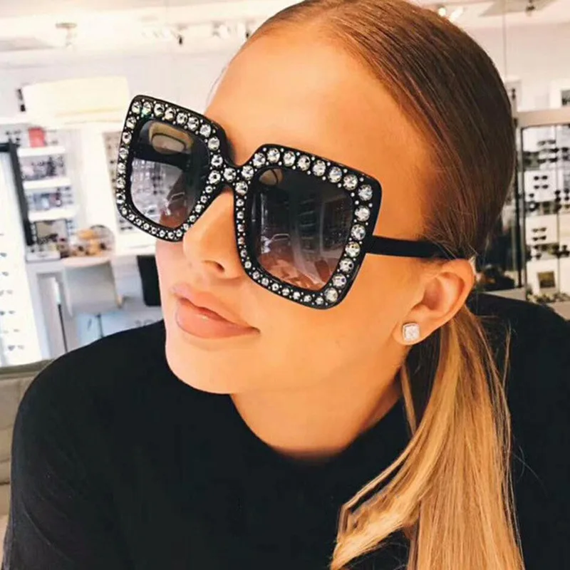 

Rhinestone Vintage Sunglasses Luxury Brand Designer Sun Glasses For Women Fashion Crystal Oversize Eyewear