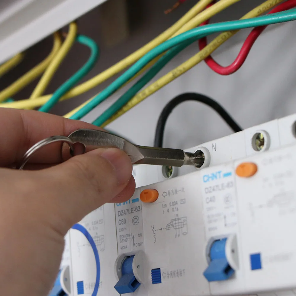 Мини отвертка с прорезью и кольцом для ключей 2 шт.| |