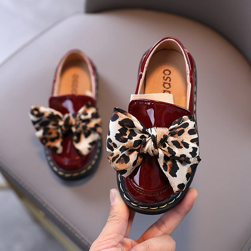 Туфли для девочек модные весенне-осенние детские элегантные леопардовые туфли