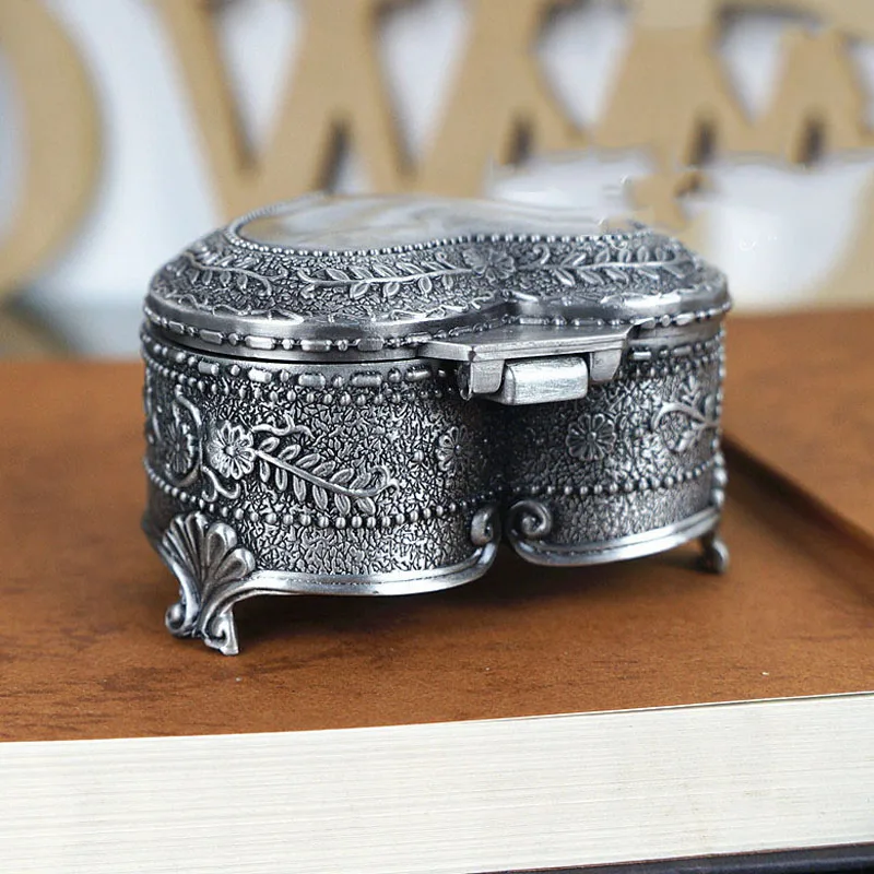 Vintage Detailed Carved Jewelry Box Heart Shape Trinket Box Ring Earrings Treasure Organizer Box Christmas Birthday Gift
