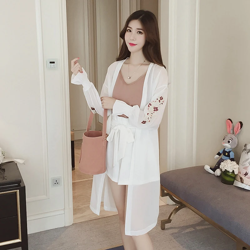 

Summer Kimono Cardigan Women Floral Embroidery Chiffon Blouse Korean Flare Sleeve Long Shirt Beach Long Blouse Fashion Design
