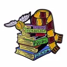 HP Подвески Гербологии зелья-заклинание книги значок GGRYFFINDOR дома заколка на шарф Присоединяйтесь к нам для волшебной заполненные вечерние!