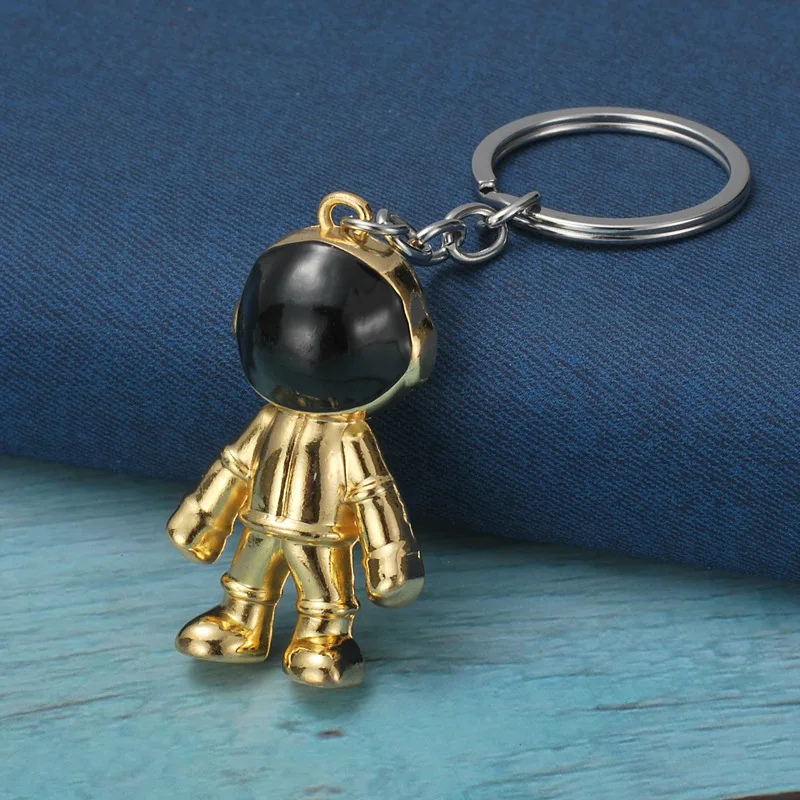 

2020 Popular metal 3D astronaut shape keychains handmade alloy key ring car keyring gift for man friend Key Chain