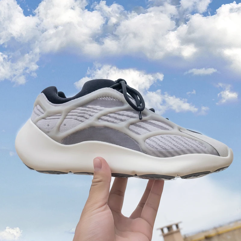 Мужские кроссовки на шнуровке белые светло-коричневые Серые из сетчатой ткани и