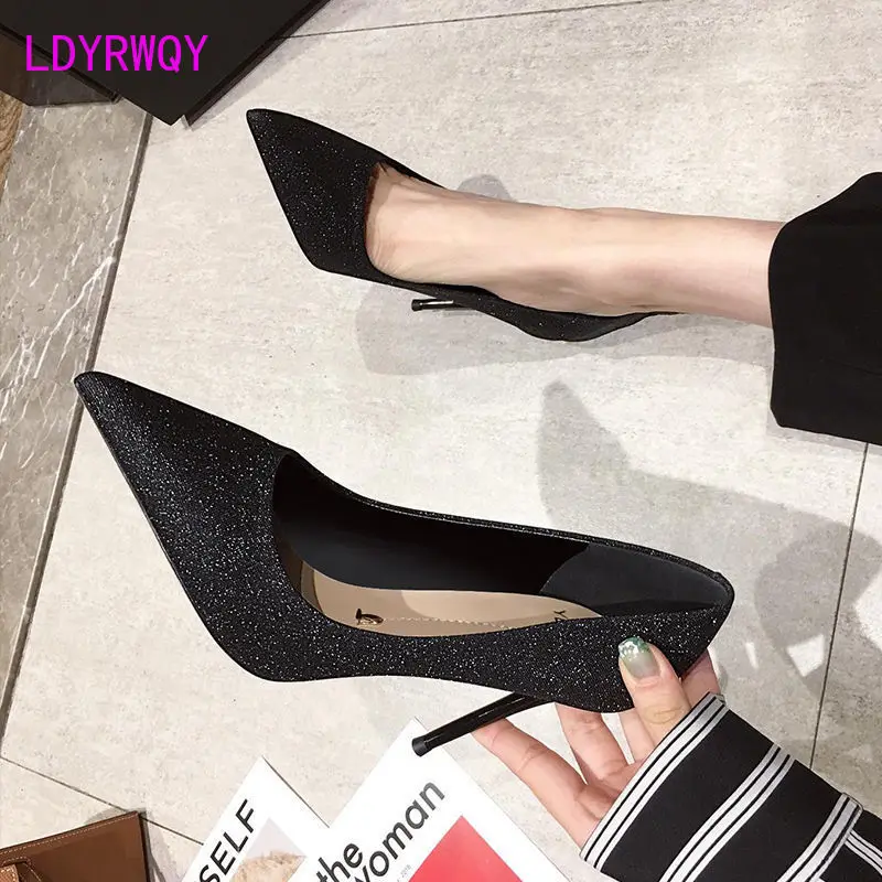 Туфли на высоком каблуке для женщин черные профессиональные элегантные красные