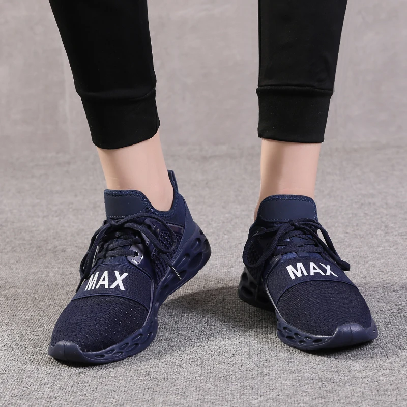 

Breathable Sneakers Men Running Shoes Big Size Lightweight Sport Tennis Shoes Women Fashion Non-slip Walking Sneakers Unisex