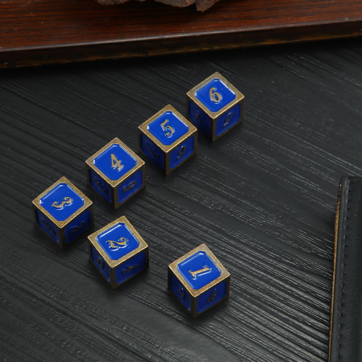 6PCS/Lot D6 Dice Six Sided Copper Color Retro Metal Polyhedral for Funny Party Club Pub Board RPG Playing Game Accessory | Спорт и