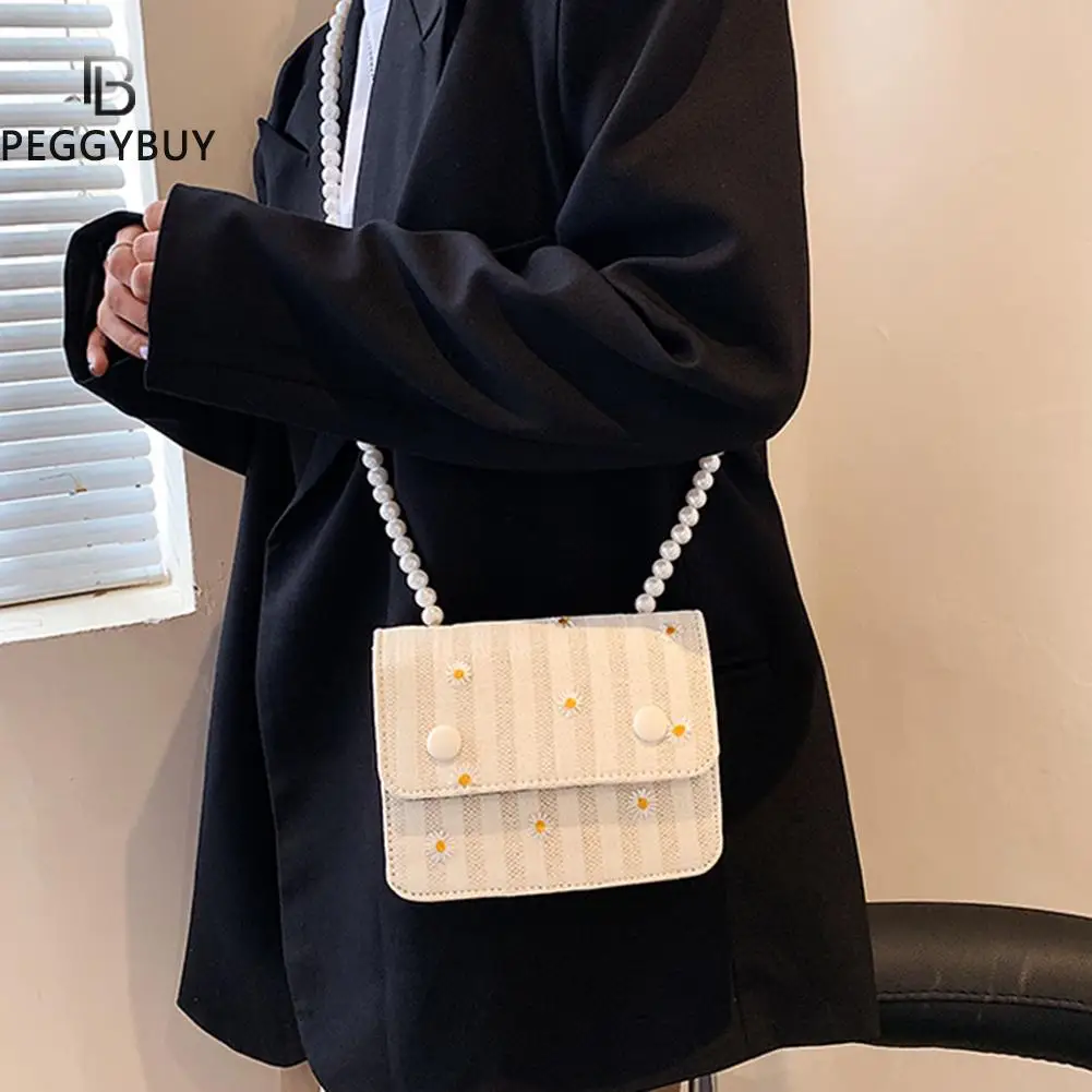 

Women Daisy Flowers Messenger Bag Woven PU Fashion Ladies Pearl Vintage Mini Flap Purse Ladies Luxurious Messenger Bag